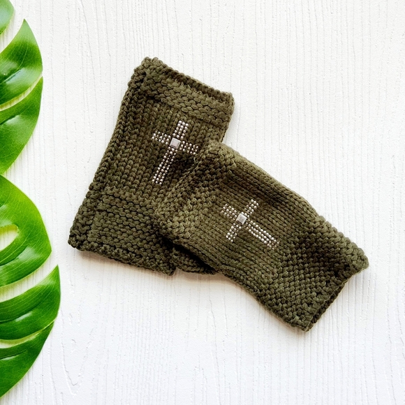 Dark Green Cross Knitted Fingerless Sweater Gloves - Picture 1 of 8